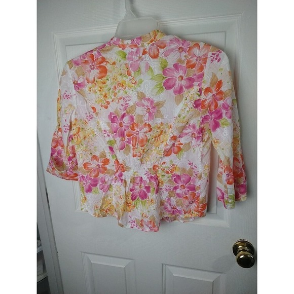 Alfred Dunner V Neck Floral Semi Sheer Slit Cuff Sleeve. 10P - Picture 9 of 9